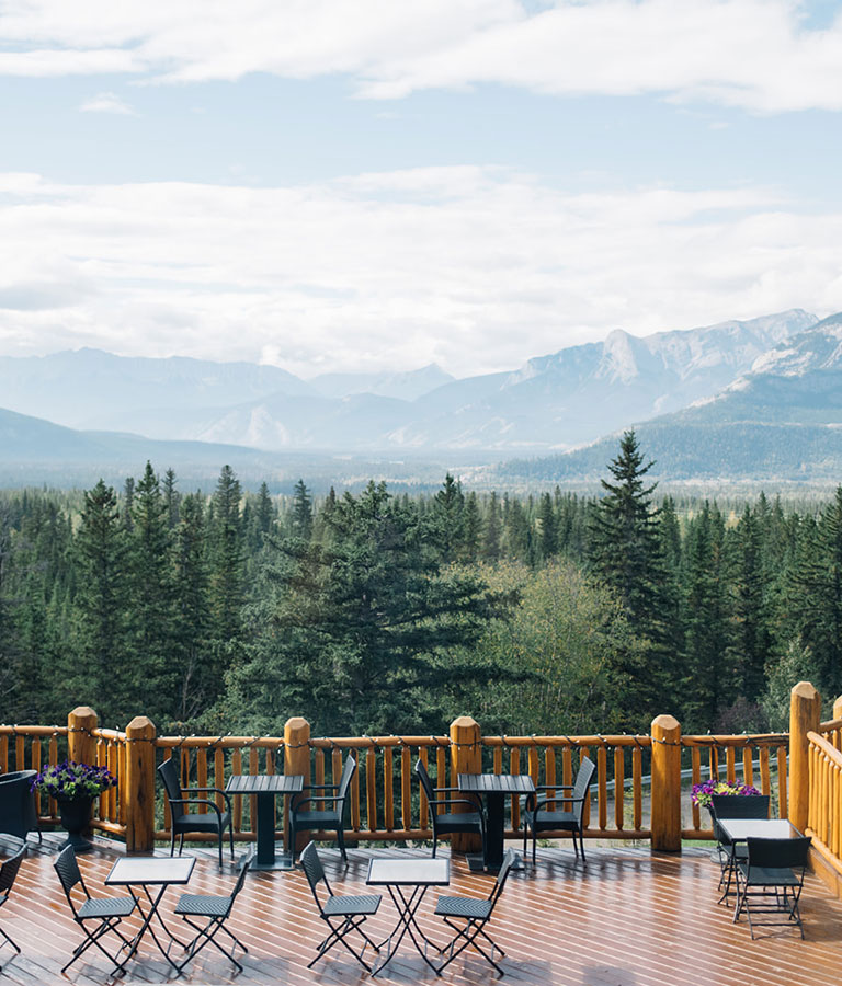 Welcome to the Overlander Mountain Lodge, Jasper East, AB