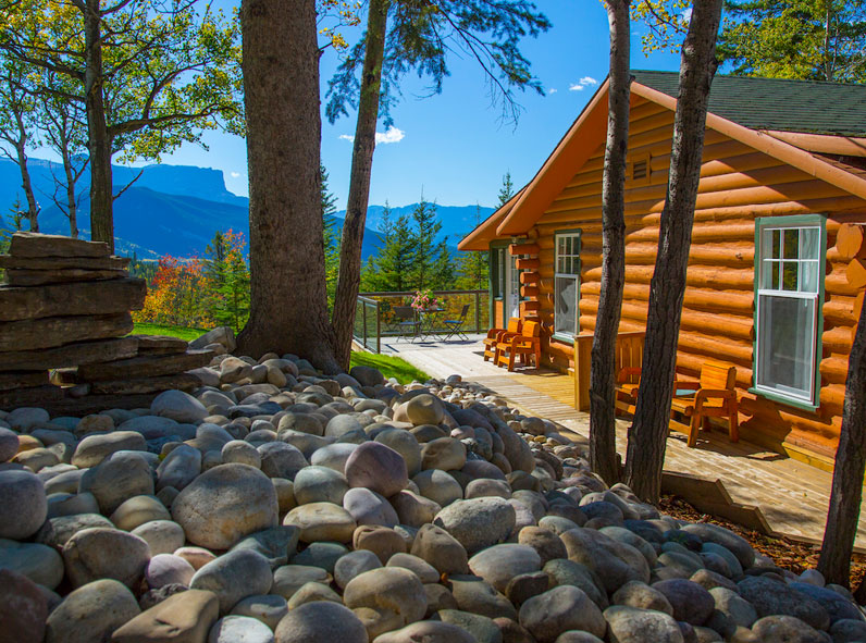 Heritage Cabin - Patio Front
